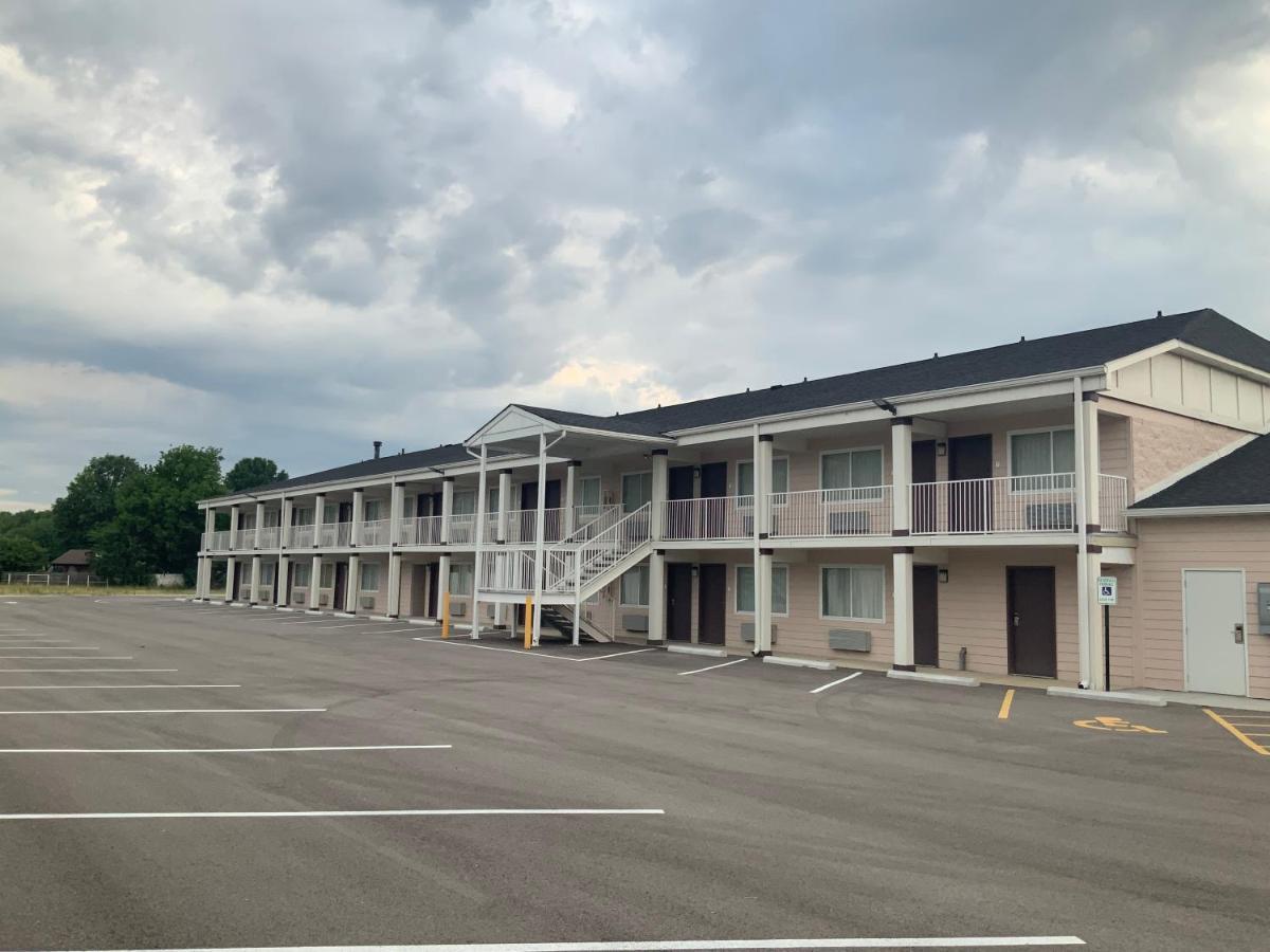 Days Inn By Wyndham Troy Il Dış mekan fotoğraf